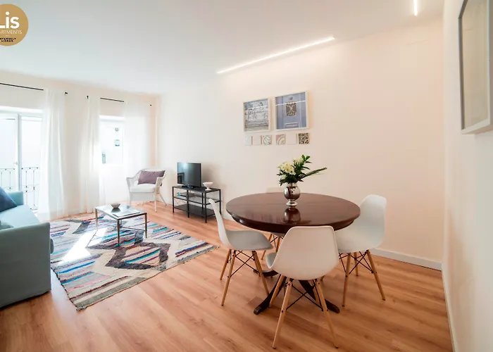 Lis Apartments
